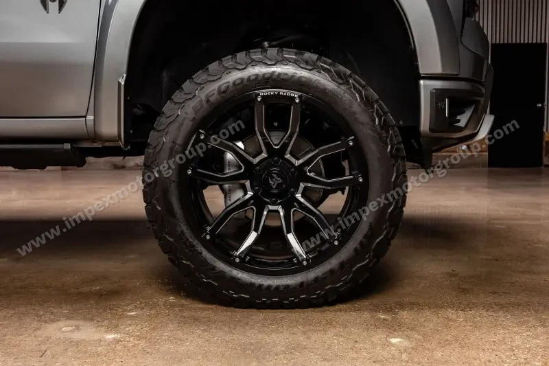 2021 Chevrolet Silverado 1500 Crew Cab RST photo 25