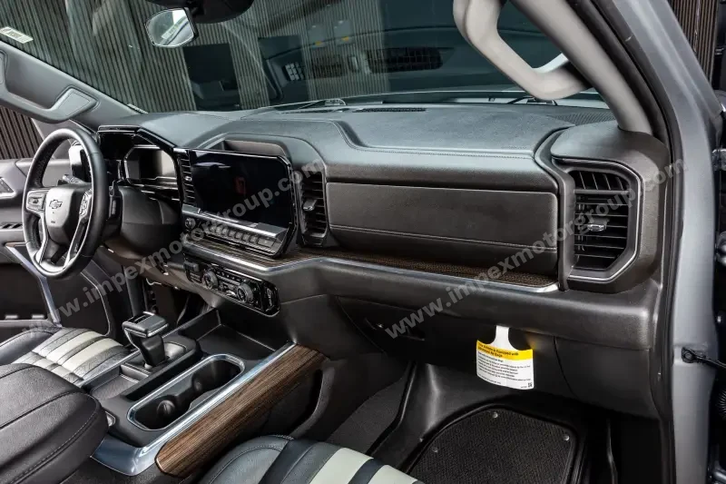 2021 Chevrolet Silverado 1500 Crew Cab RST photo 8