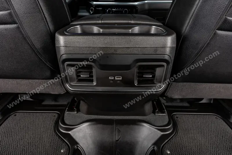 2021 Chevrolet Silverado 1500 Crew Cab RST photo 19