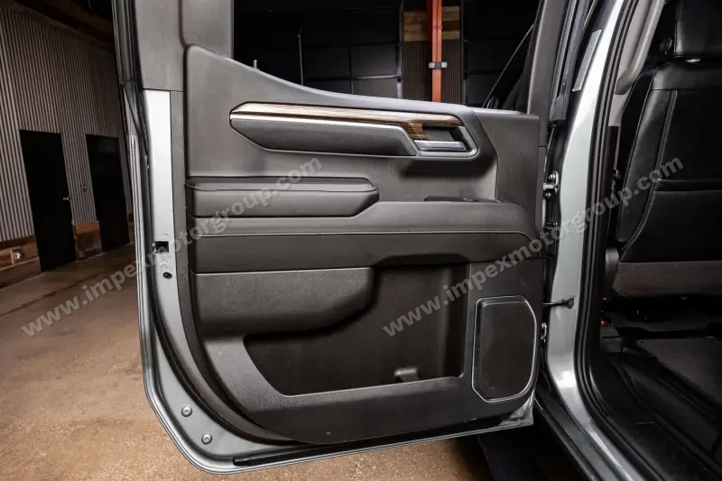 2021 Chevrolet Silverado 1500 Crew Cab RST photo 26