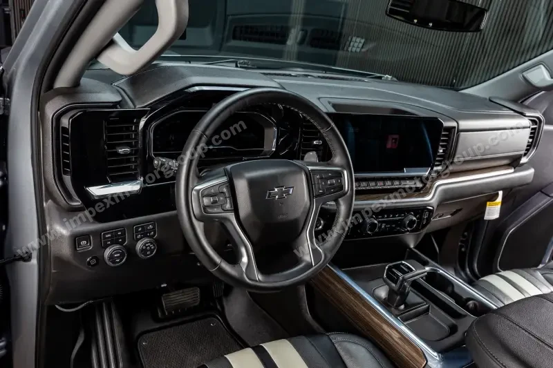 2021 Chevrolet Silverado 1500 Crew Cab RST photo 9