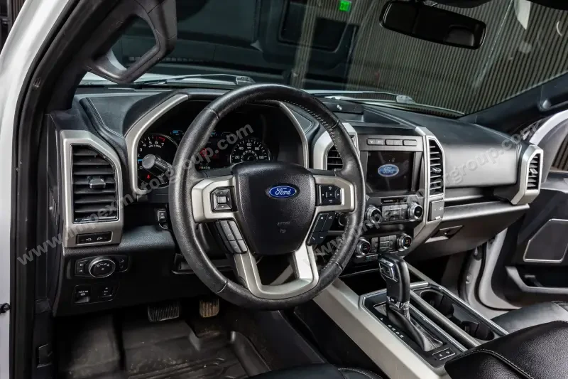 2020 Ford F150 SuperCrew Cab Lariat photo 8