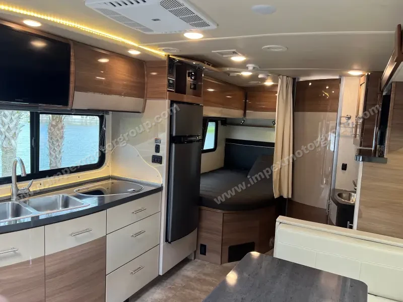 2018 Winnebago Navion 24J photo 30