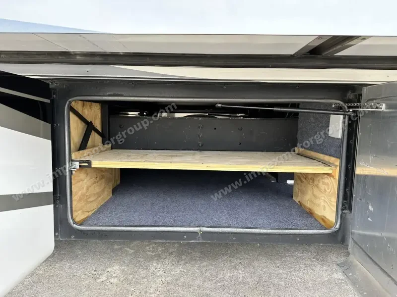 2017 Tiffin Allegro Breeze 32BR photo 17