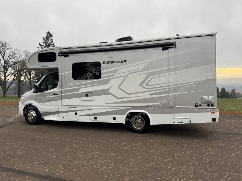 2022 Forest River Sunseeker MBS photo 3