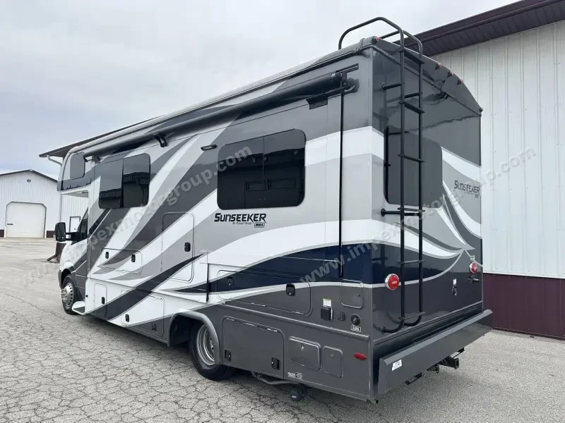 2017 Forest River Sunseeker 2400WS photo 17