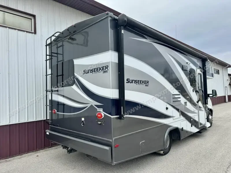 2017 Forest River Sunseeker 2400WS photo 29