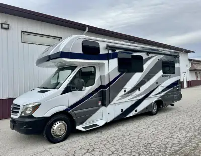 2017 Forest River Sunseeker 2400WS