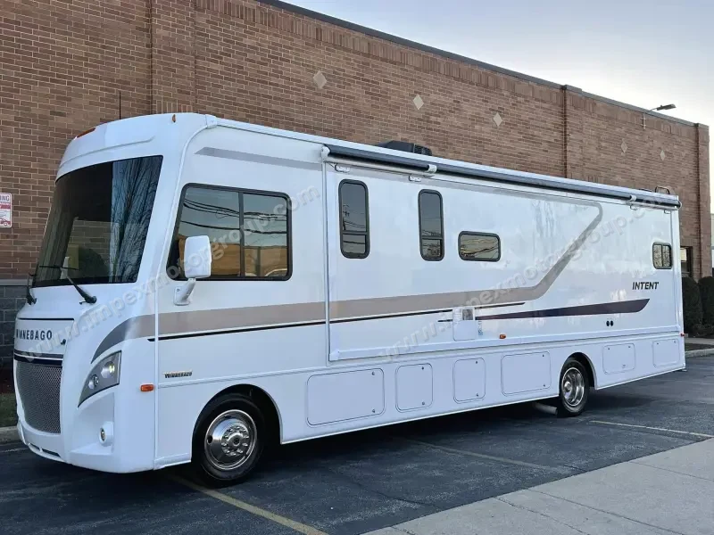 2018 Winnebago Intent 31P photo 3