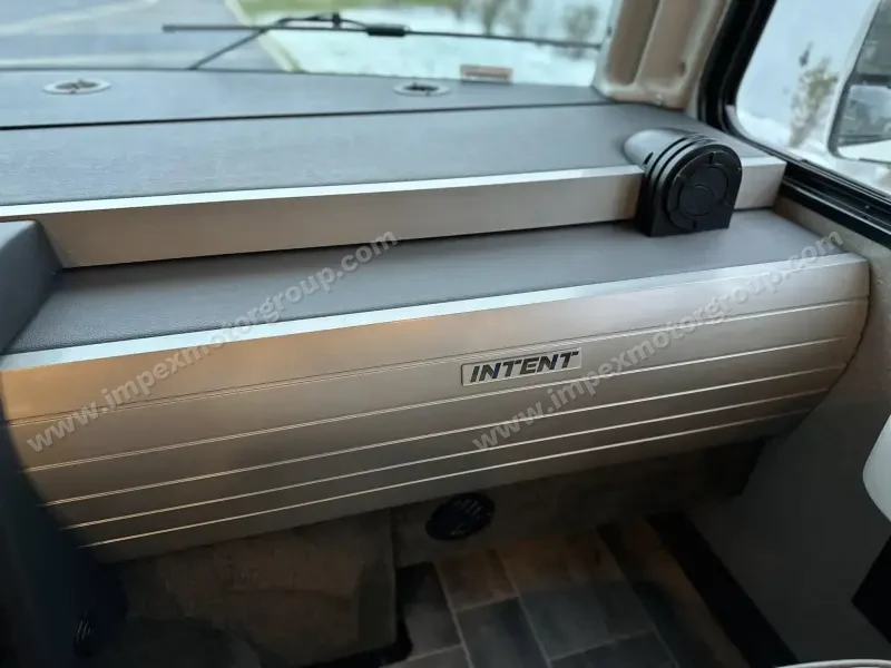 2018 Winnebago Intent 31P photo 24