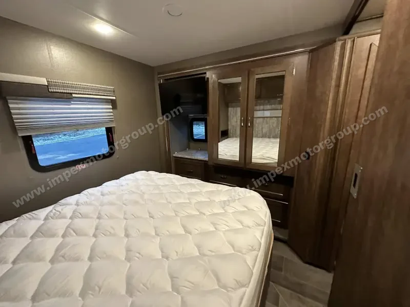2018 Winnebago Intent 31P photo 37