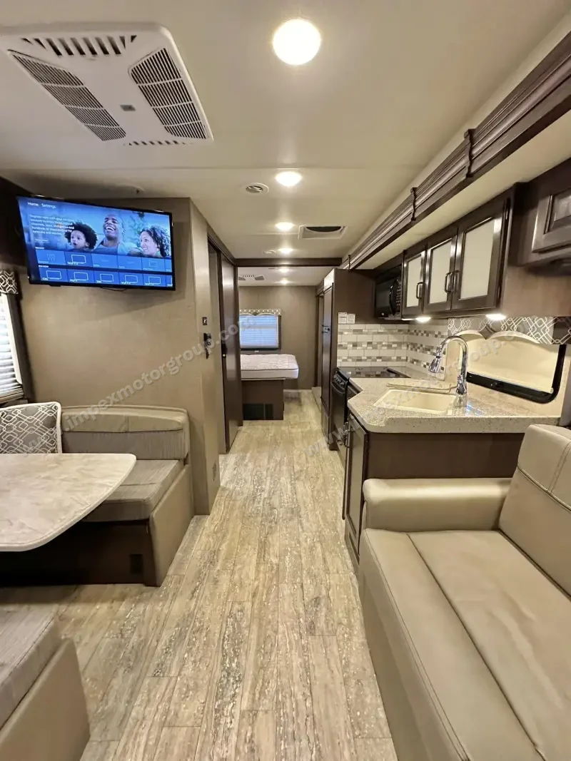 2018 Thor Motor Coach Hurricane 29M photo 65