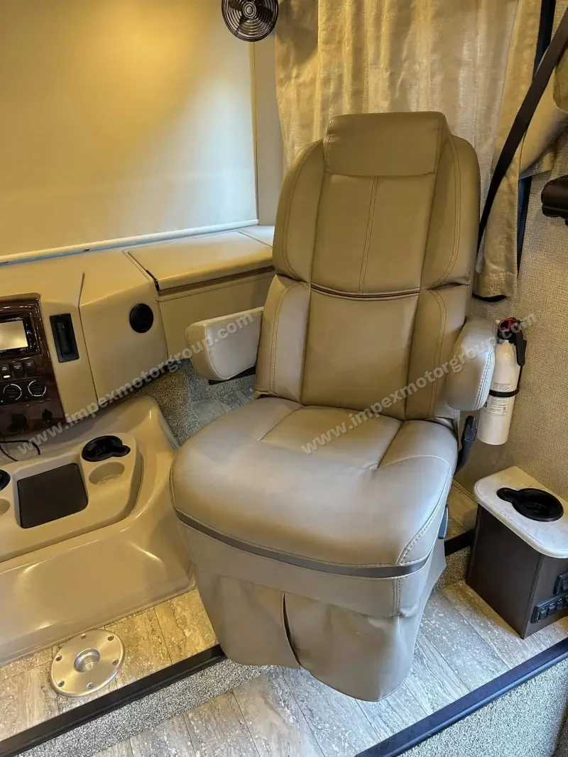 2018 Thor Motor Coach Hurricane 29M photo 70