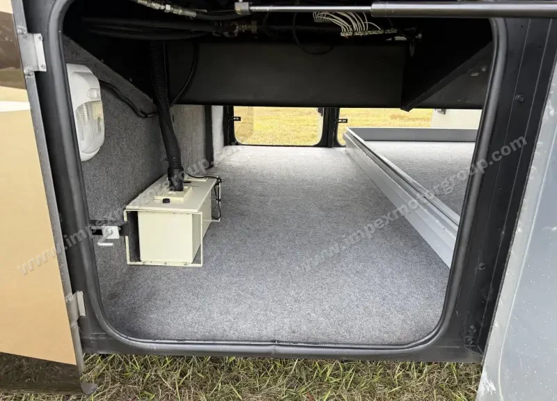 2011 Tiffin Phaeton 36 QSH photo 15