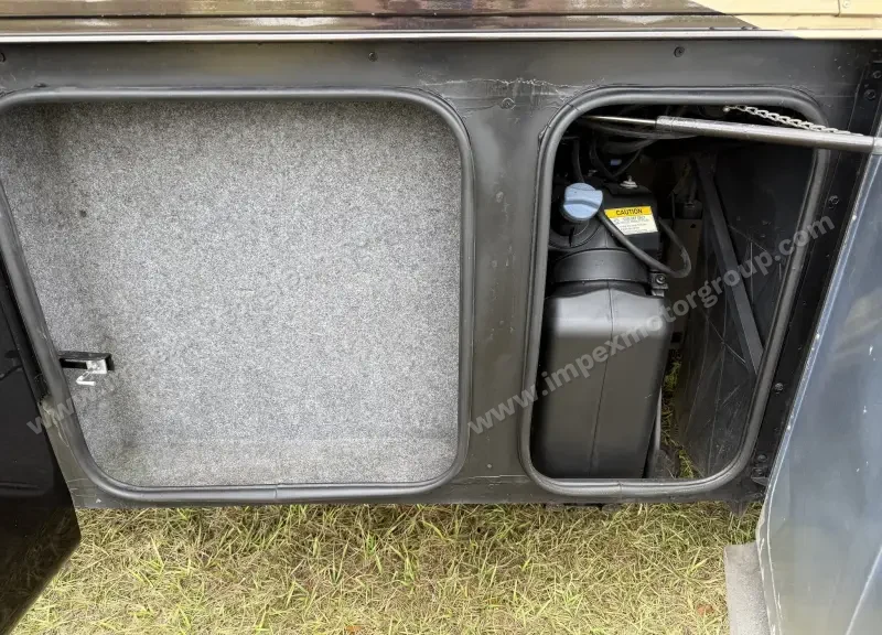 2011 Tiffin Phaeton 36 QSH photo 16