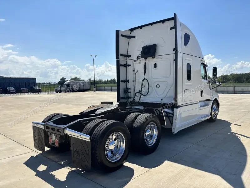 2022 Freightliner CASCADIA 126 photo 8