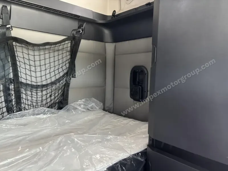2019 Freightliner CASCADIA 126 - Detroit DD15 400HP photo 10