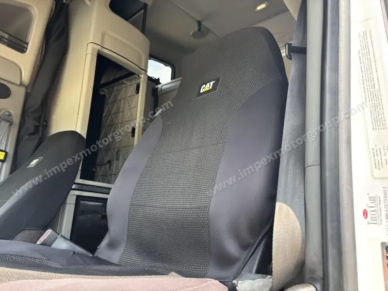 2022 Peterbilt 579 photo 12
