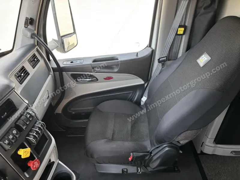 2022 Peterbilt 579 photo 14
