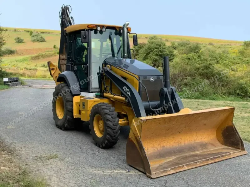 2017 John Deere 410L photo 3