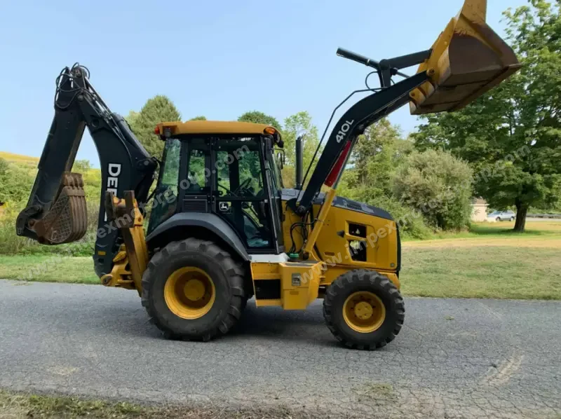 2017 John Deere 410L photo 8