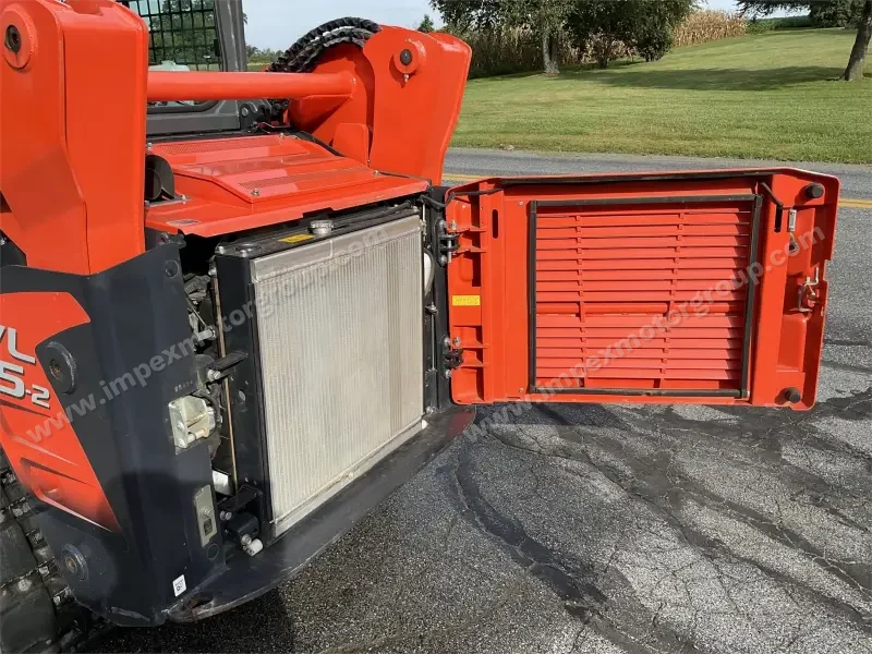 2016 KUBOTA SVL75-2 photo 23