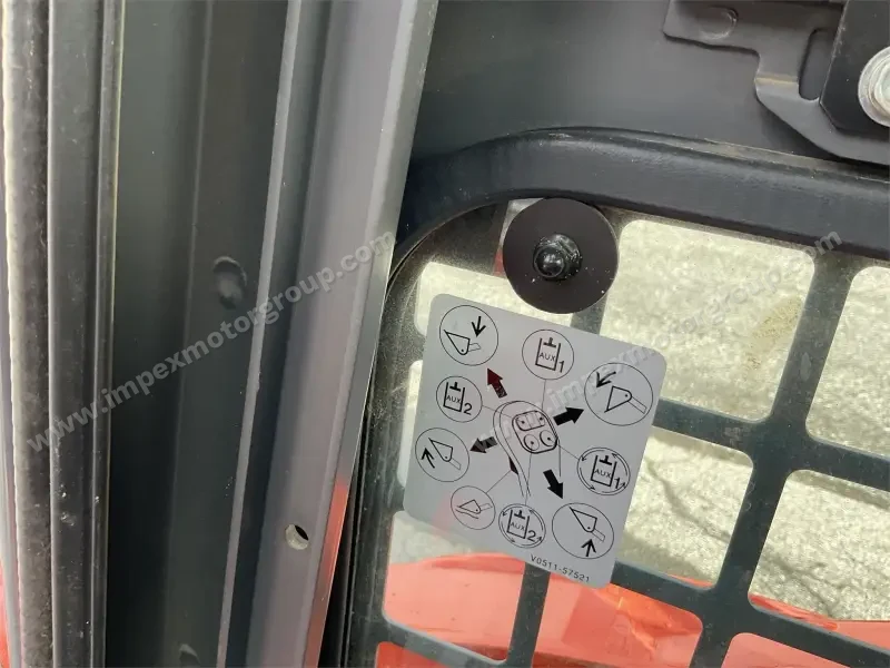 2016 KUBOTA SVL75-2 photo 39