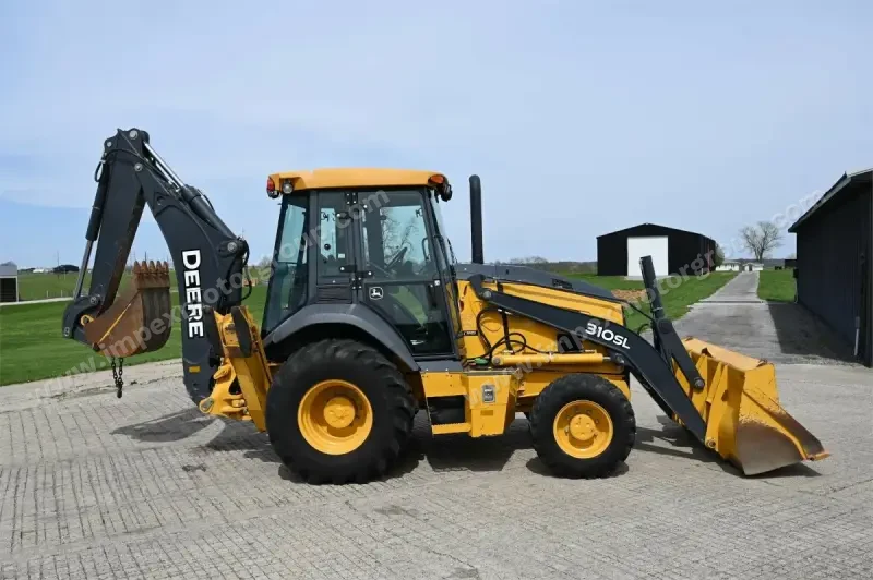 2015 John Deere 310SL photo 15