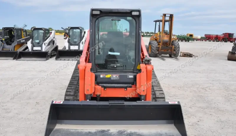 2017 Kubota SVL95-2S photo 2
