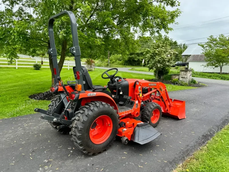 2014 Kubota B2920 Tractor Loader Snowblower photo 13