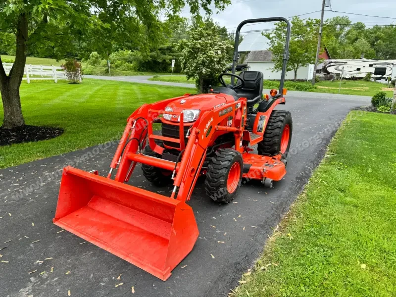 2014 Kubota B2920 Tractor Loader Snowblower photo 30