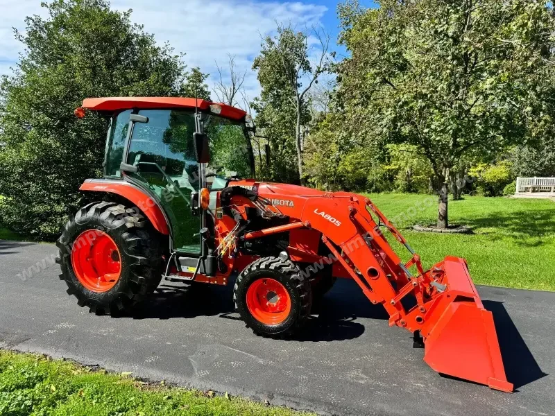 2019 Kubota Grand L4060 Tractor Cab photo 12
