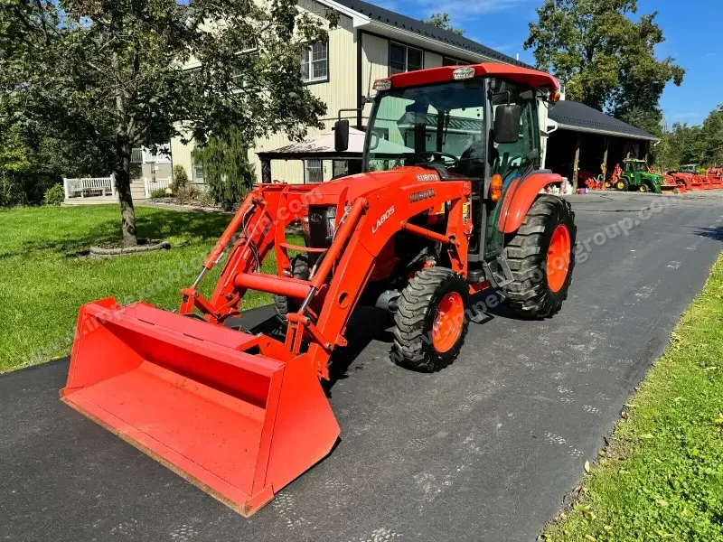 2019 Kubota Grand L4060 Tractor Cab photo 23