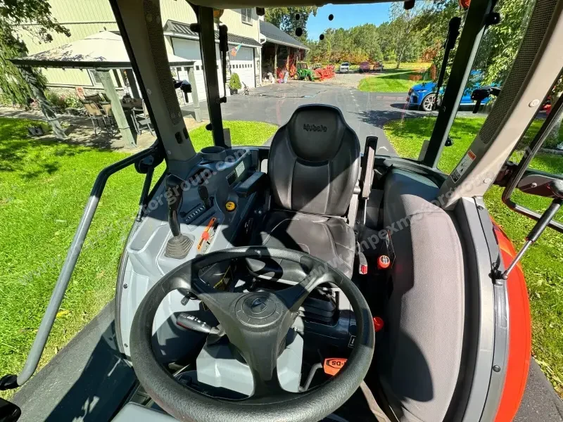 2019 Kubota Grand L4060 Tractor Cab photo 7