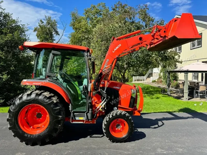 2019 Kubota Grand L4060 Tractor Cab photo 15