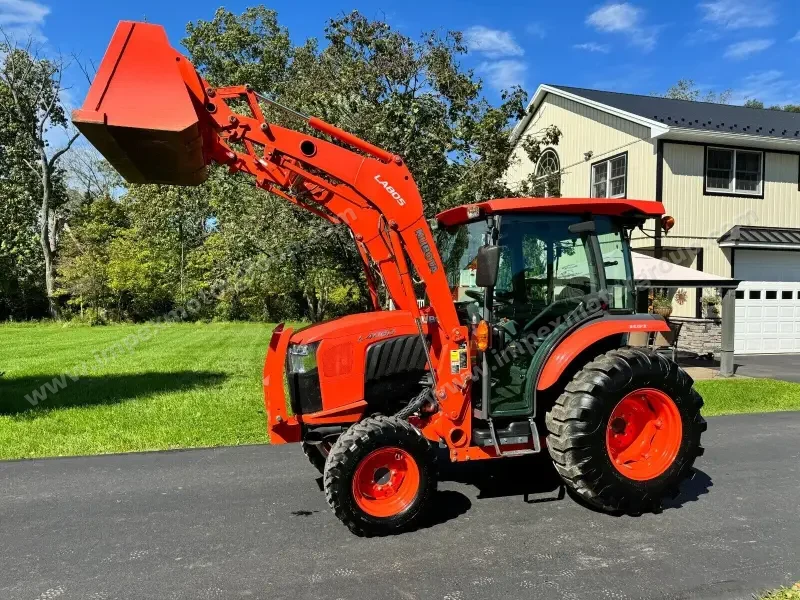 2019 Kubota Grand L4060 Tractor Cab photo 8