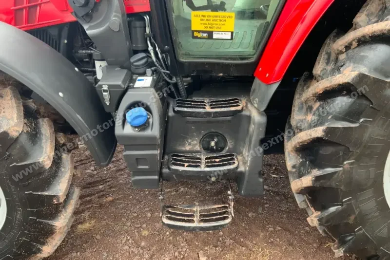 2018 Massey Ferguson 5713SL MFWD photo 33