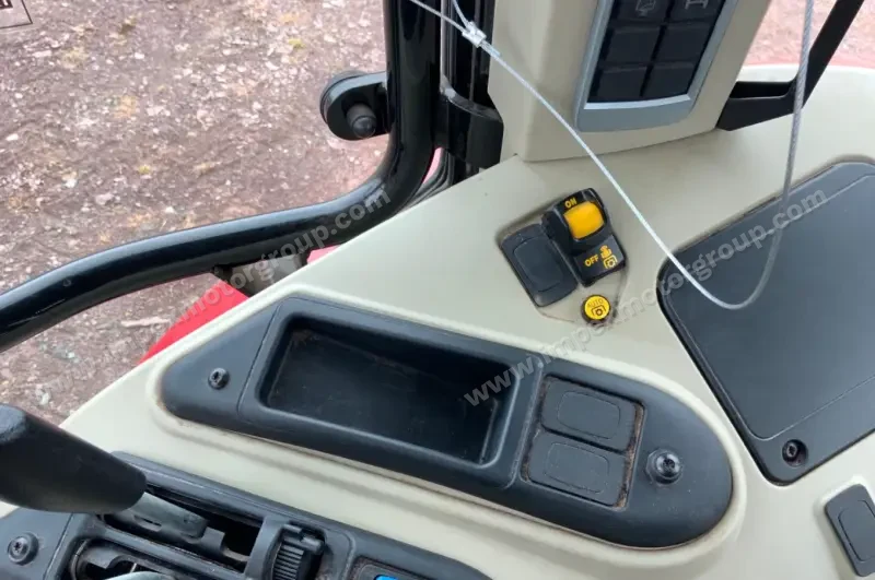 2018 Massey Ferguson 5713SL MFWD photo 50