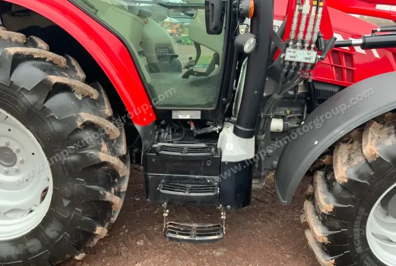 2018 Massey Ferguson 5713SL MFWD photo 12