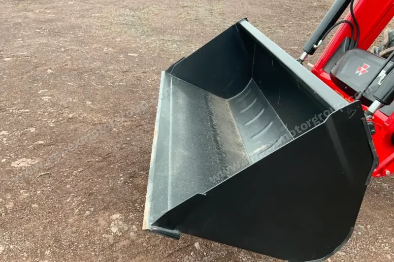 2018 Massey Ferguson 5713SL MFWD photo 25