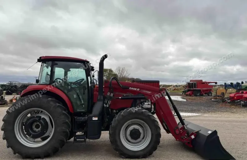 2021 Case IH Farmall 140A MFWD photo 4
