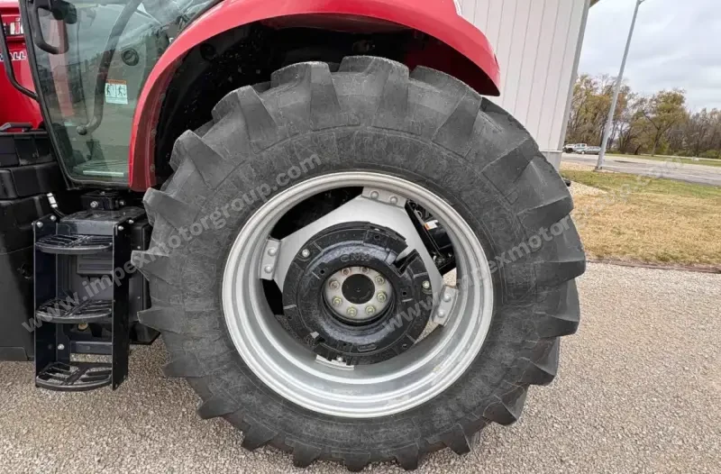 2021 Case IH Farmall 140A MFWD photo 30