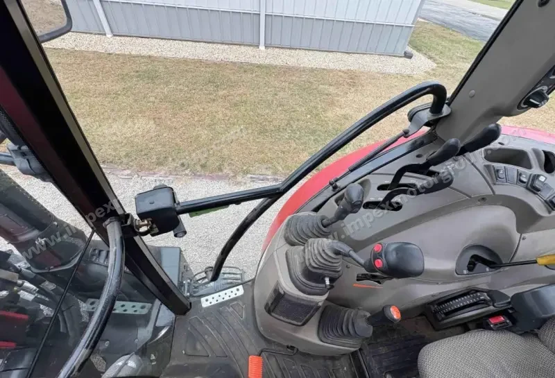 2021 Case IH Farmall 140A MFWD photo 44
