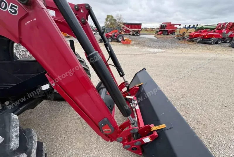 2021 Case IH Farmall 140A MFWD photo 16