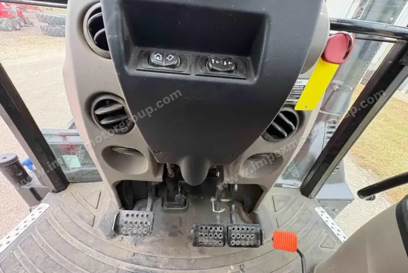 2021 Case IH Farmall 140A MFWD photo 37