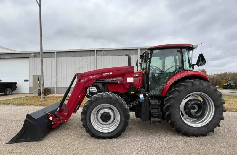 2021 Case IH Farmall 140A MFWD photo 8