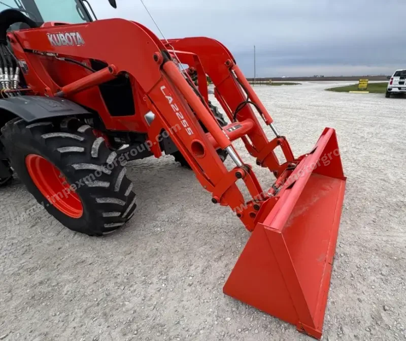 2019 Kubota M6-141 MFWD photo 39