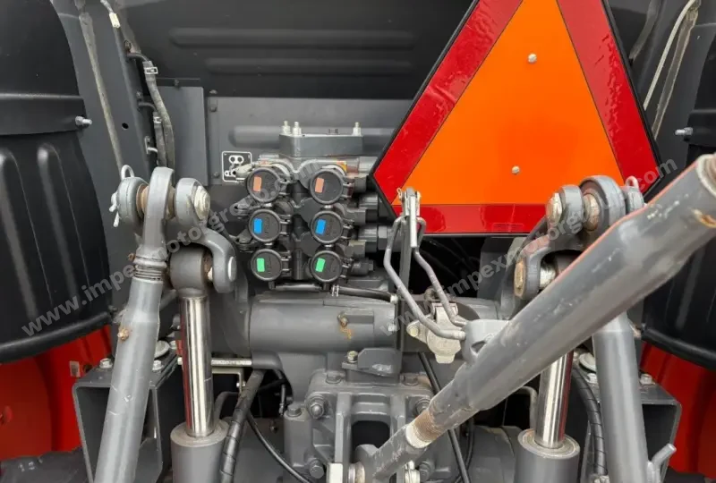 2019 Kubota M6-141 MFWD photo 28