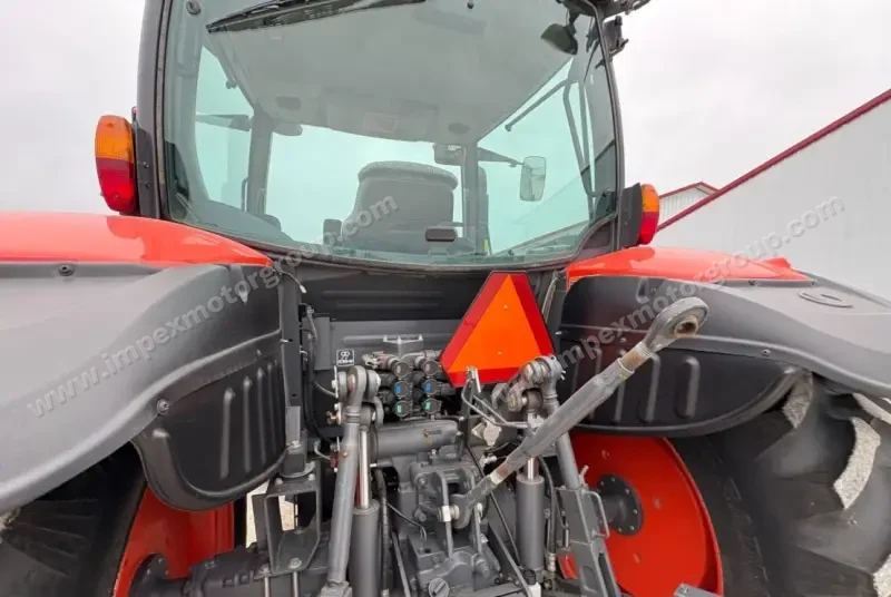 2019 Kubota M6-141 MFWD photo 21