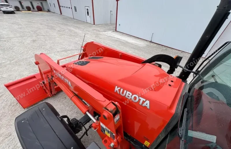 2019 Kubota M6-141 MFWD photo 16